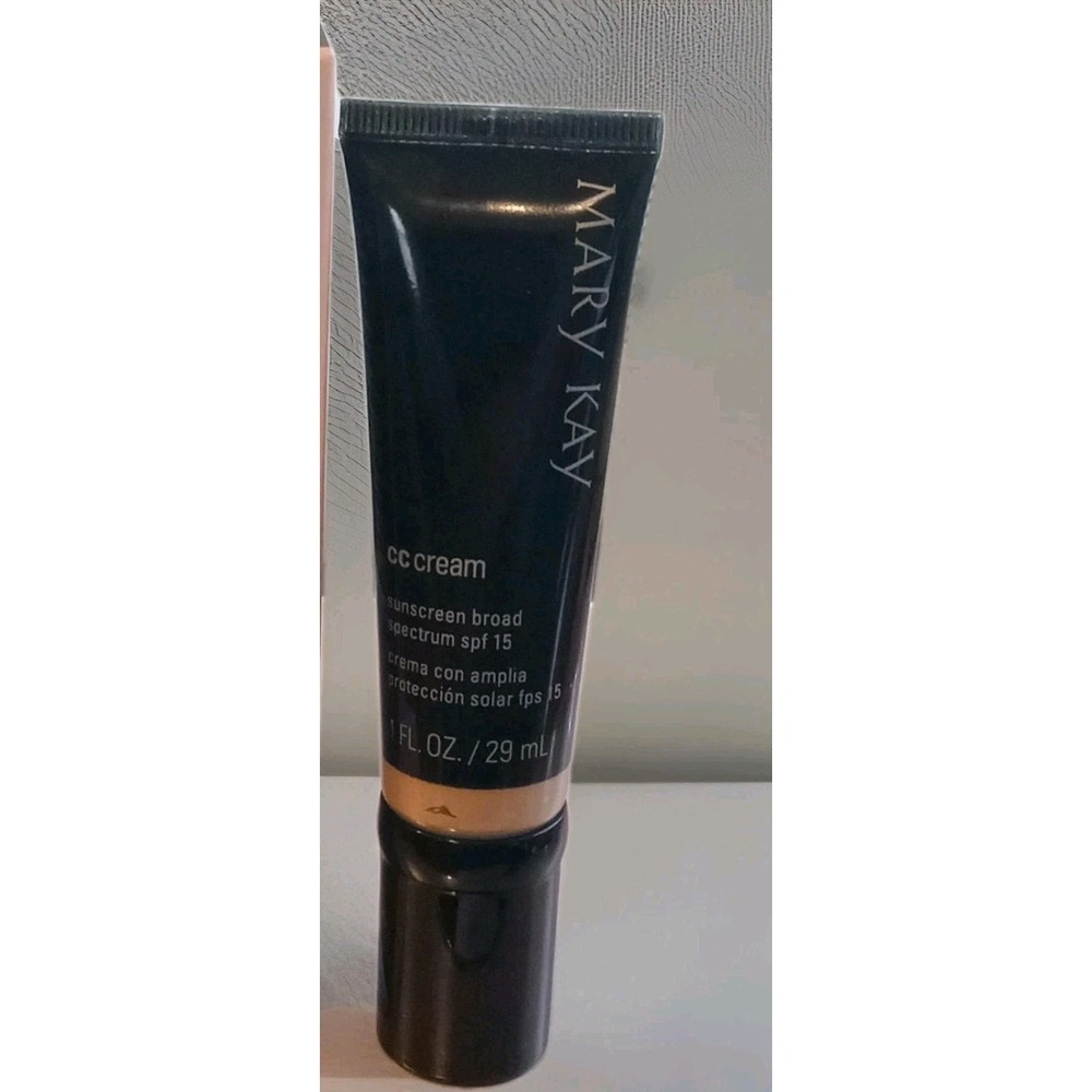 Mary Kay CC Cream Sunscreen Broad Spectrum SPF 15 - Medium to deep - 1 fl oz NIB